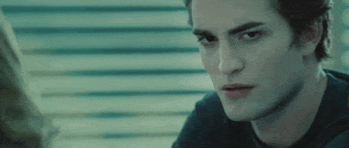 Robert Pattinson como o vampiro da saga Crepúsculo