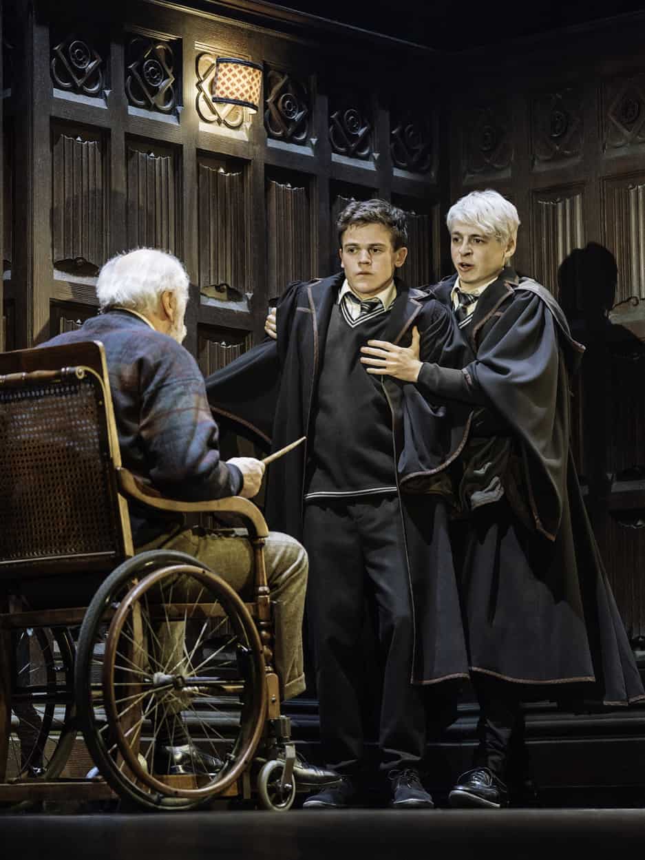 Amos Diggory confronta Alvo Severo Potter em foto inédita de Cursed Child