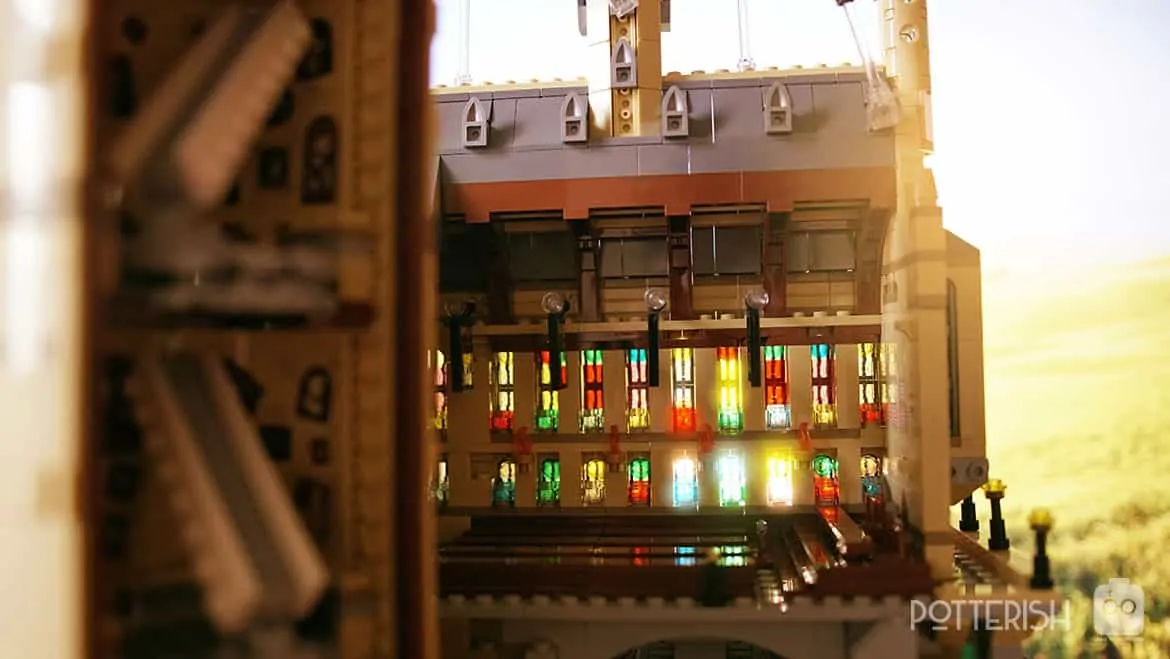 Com 6 mil peças, castelo de Hogwarts da LEGO dá trabalho para montar, mas é obra-prima para fãs