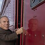 Warwick Davis como Professor Filius Flitwick na série Harry Potter da HBO
